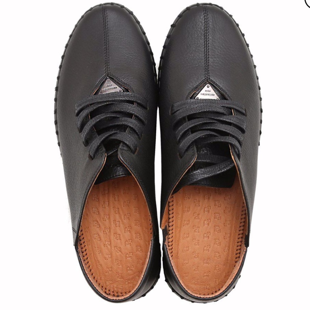 Black Pebbled Leather Comfort Shoes Size 10 Euro Style Scalloped Sole